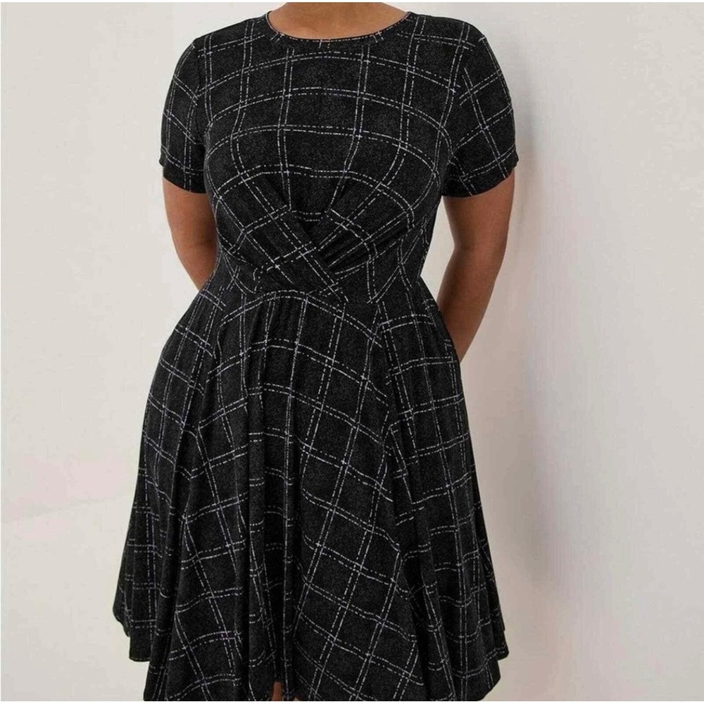 NWT Torrid Super Soft Womens Drape Skater Dress 4X Flowy Plaid Knit Twist Front